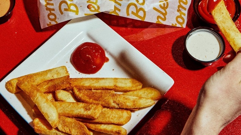 red robin plate of fries with ketchup