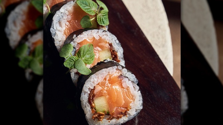 Plated makimono roll close up