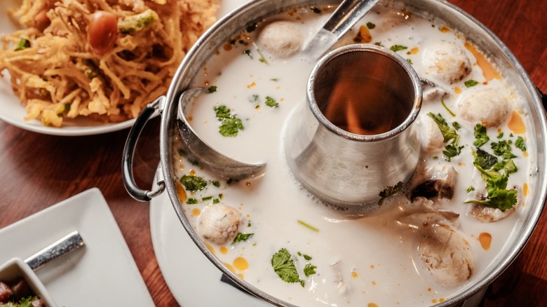 Tom kha kai pot