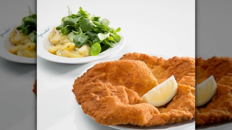 Schnitzel with lemon