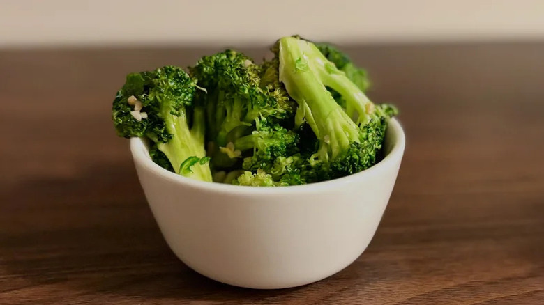 bowl of Panda Express super greens