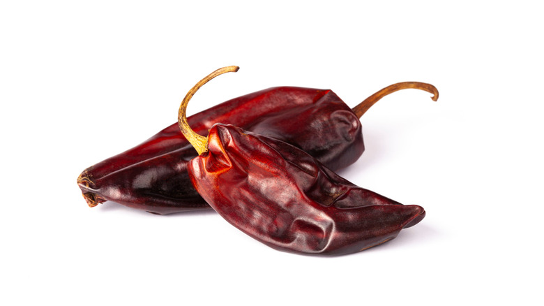 Guajillo chilis