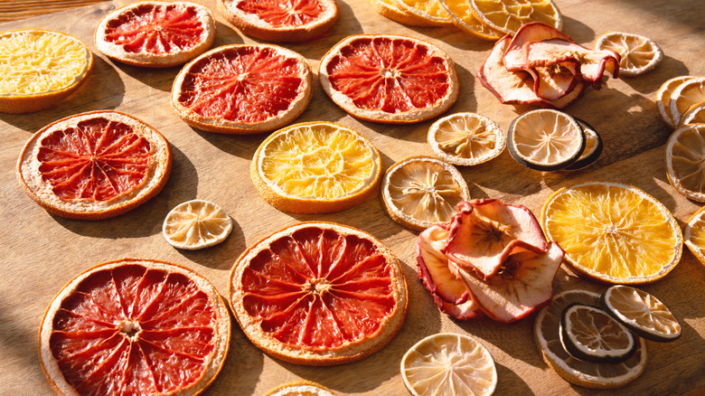 dehydrated fruit slices