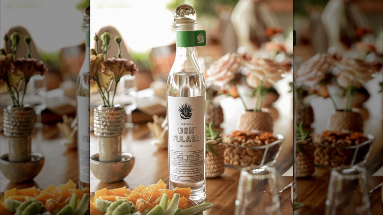 Bottle of Don Fulano blanco on a table