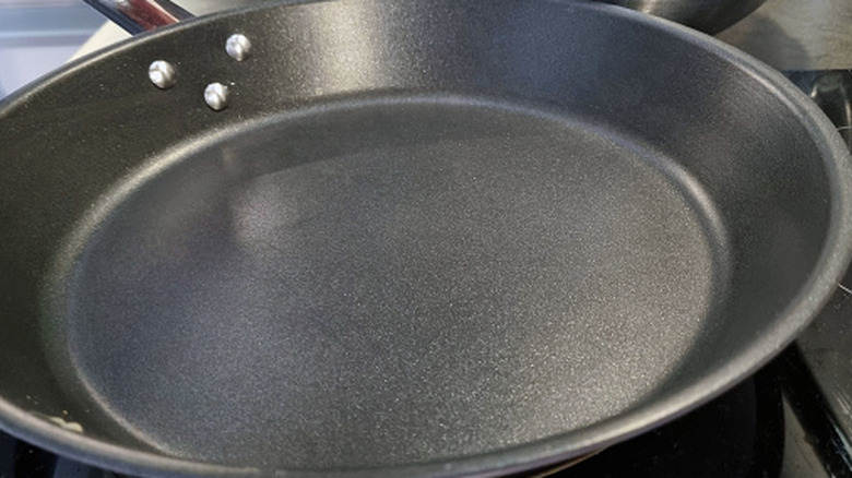 Non-stick pan