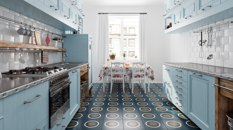 Retro-style kitchen in blue