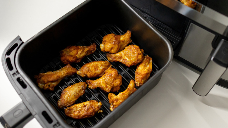 chicken wings in air fryer basket