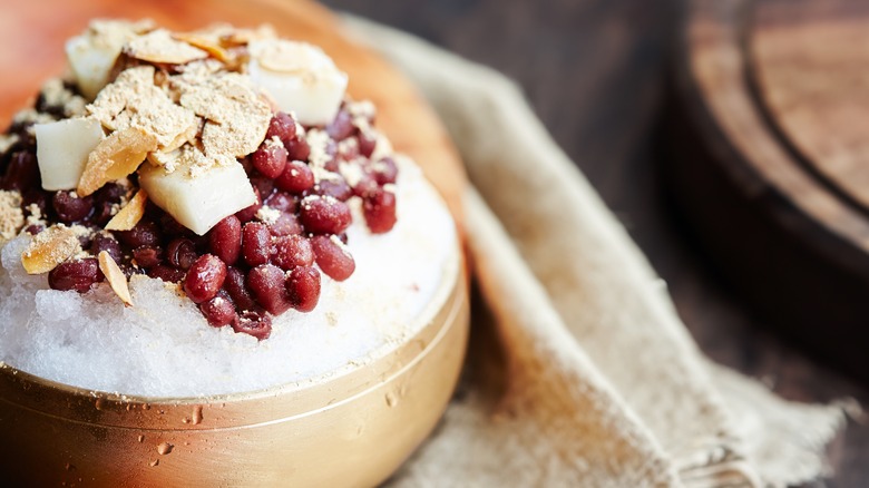 patbingsu with red beans