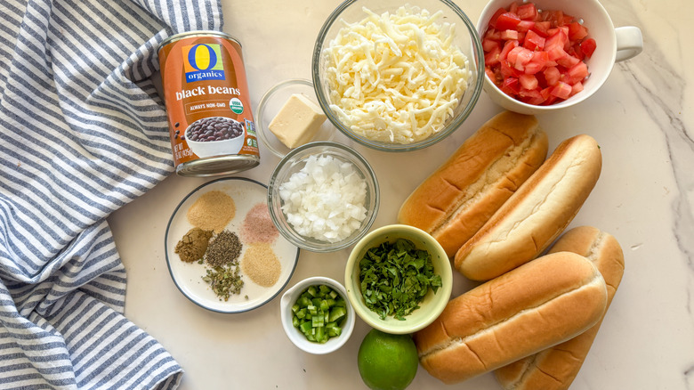 Black bean mollete recipe ingredients