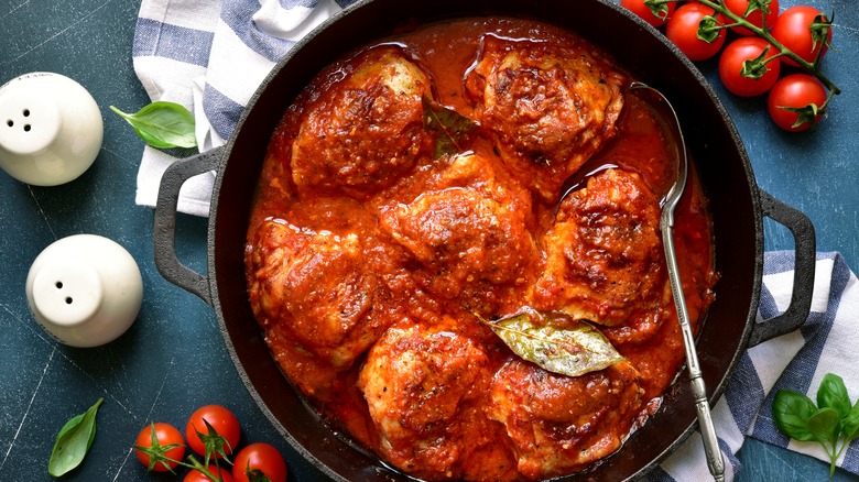 Chicken in tomato sauce