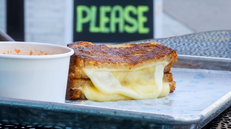 close up of grilled cheese from Roxy's food truck