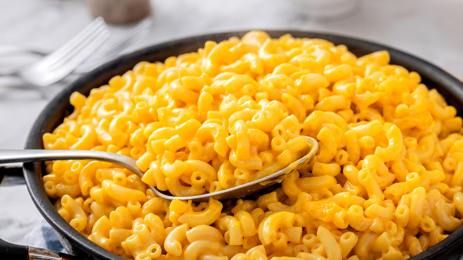 Triple The Flavor Of Boxed Mac And Cheese With 2 Tablespoons Of This Popular Condiment