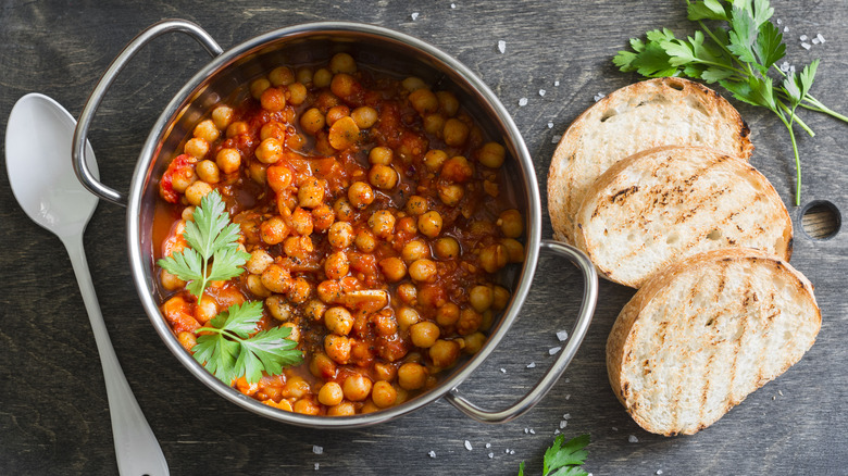 braised chickpeas and bread