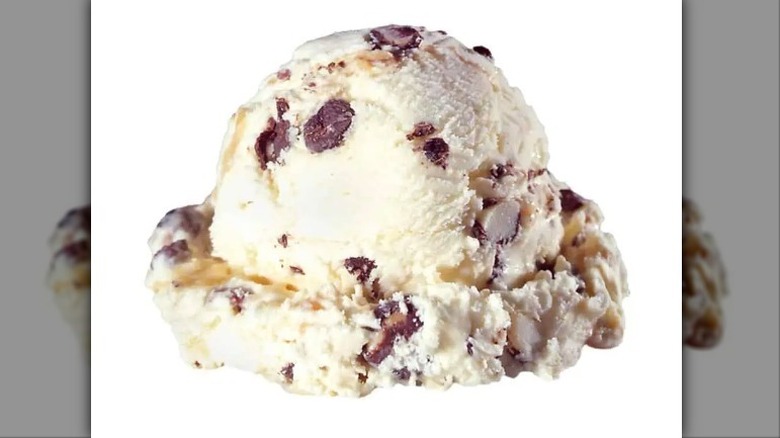 Peanut butter Snickers ice cream