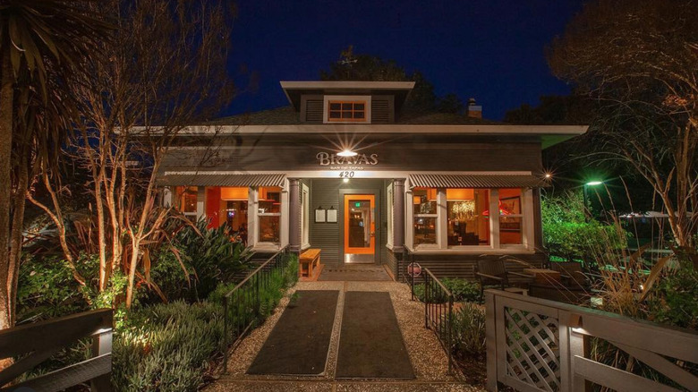 Bravas Bar de Tapas restaurant in Healdsburg, California at night