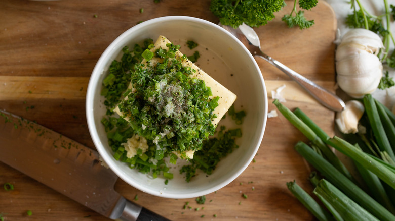 Chopped parsley and butter