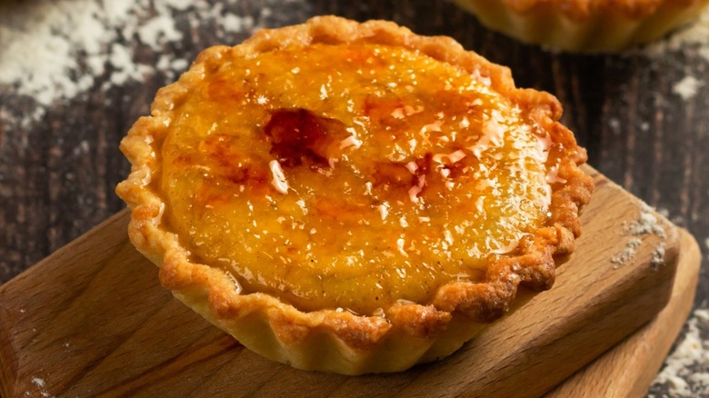 A mini pies with bruleed sugar top