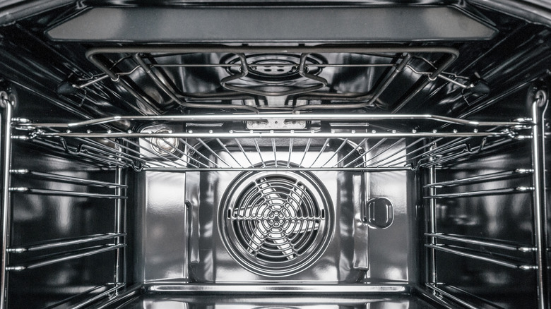 oven showing rack in broiling position