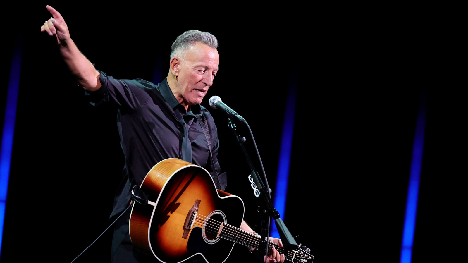 Bruce Springsteen's Favorite Late-Night Snack Is A Total Throwback - Tasting Table