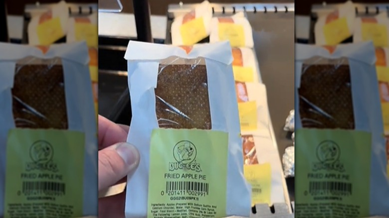 Buc-ee's fried apple pie in package