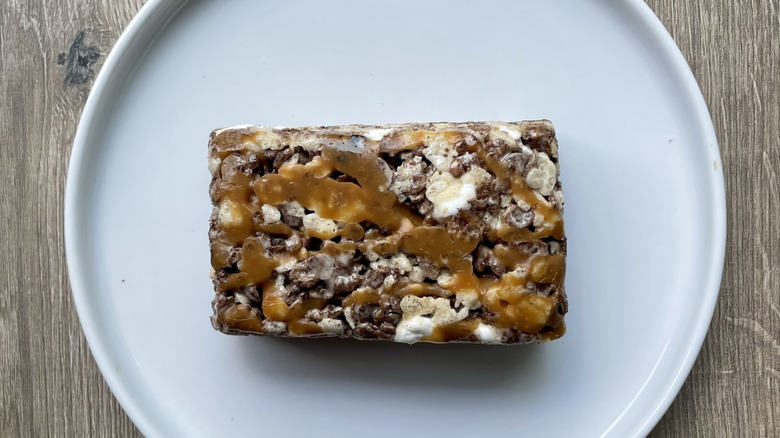 A rice crispy treat on a plate