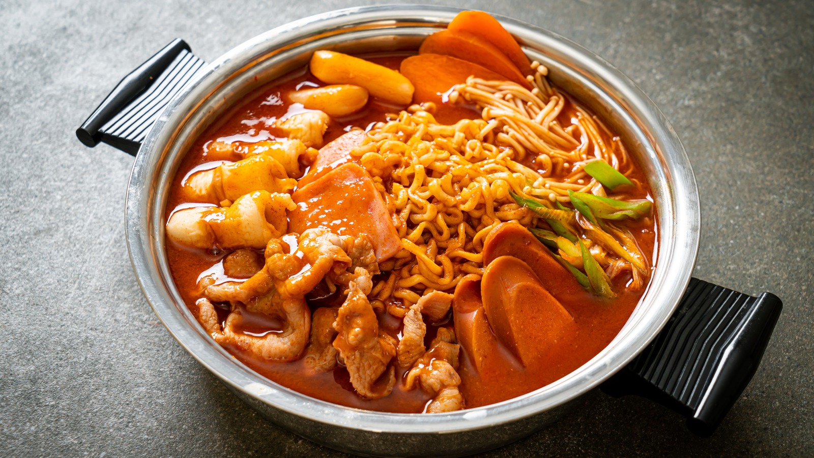 https://www.tastingtable.com/img/gallery/budae-jjigae-the-korean-army-base-stew-that-became-a-comfort-food/l-intro-1666470730.jpg
