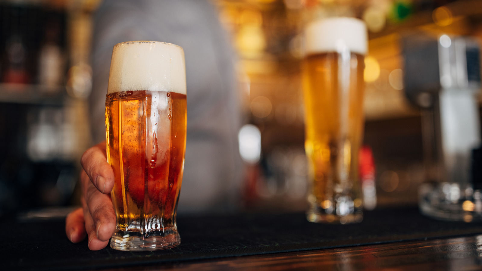 This Overlooked Budget-Friendly Red Beer Doesn't Sacrifice Flavor (Yes, It's Still Around)