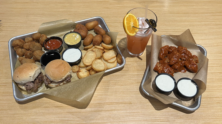 Buffalo Wild Wings Throwback Menu items.