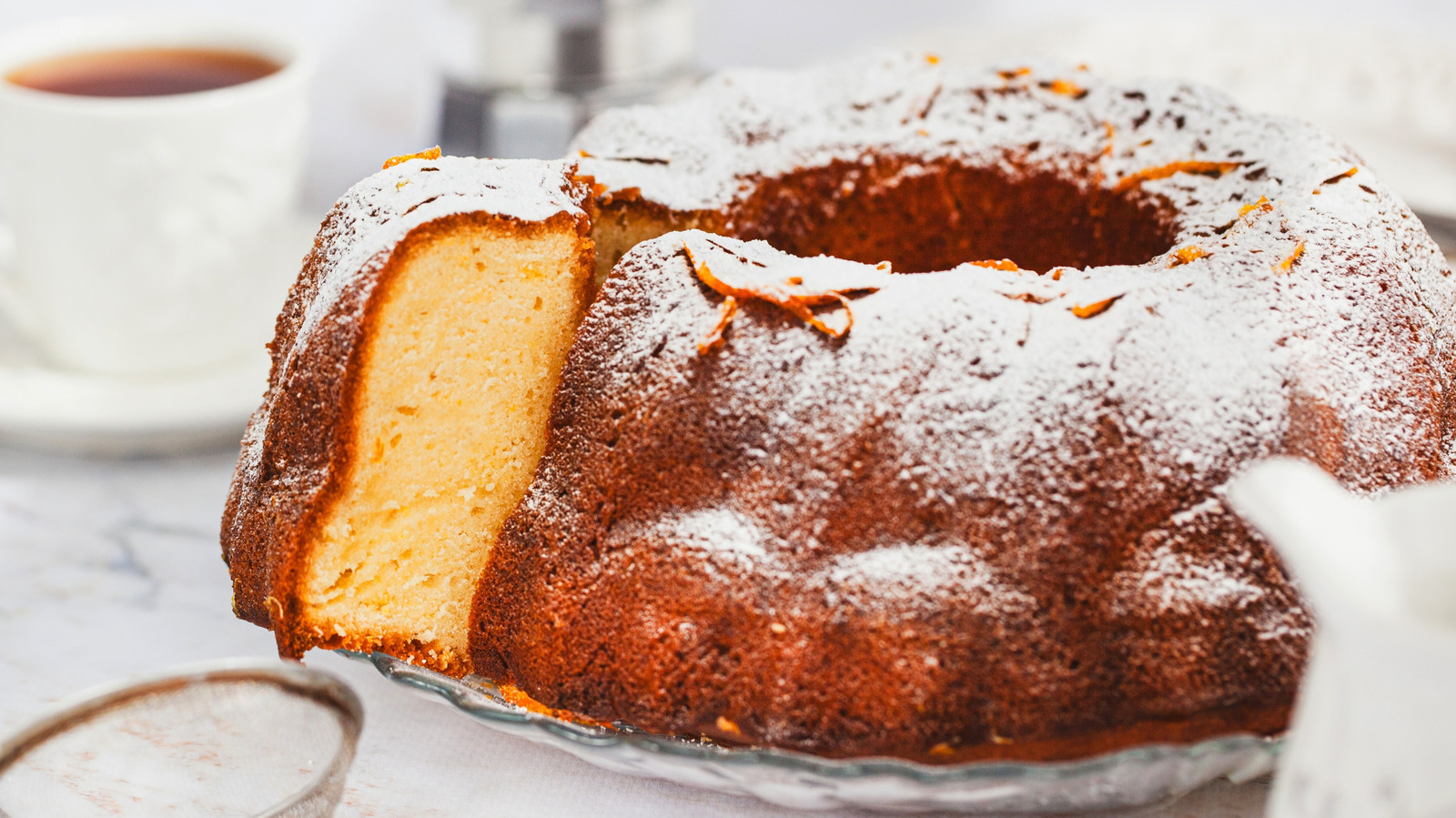 Bundt Vs Tube Cake Pans: What's The Actual Difference