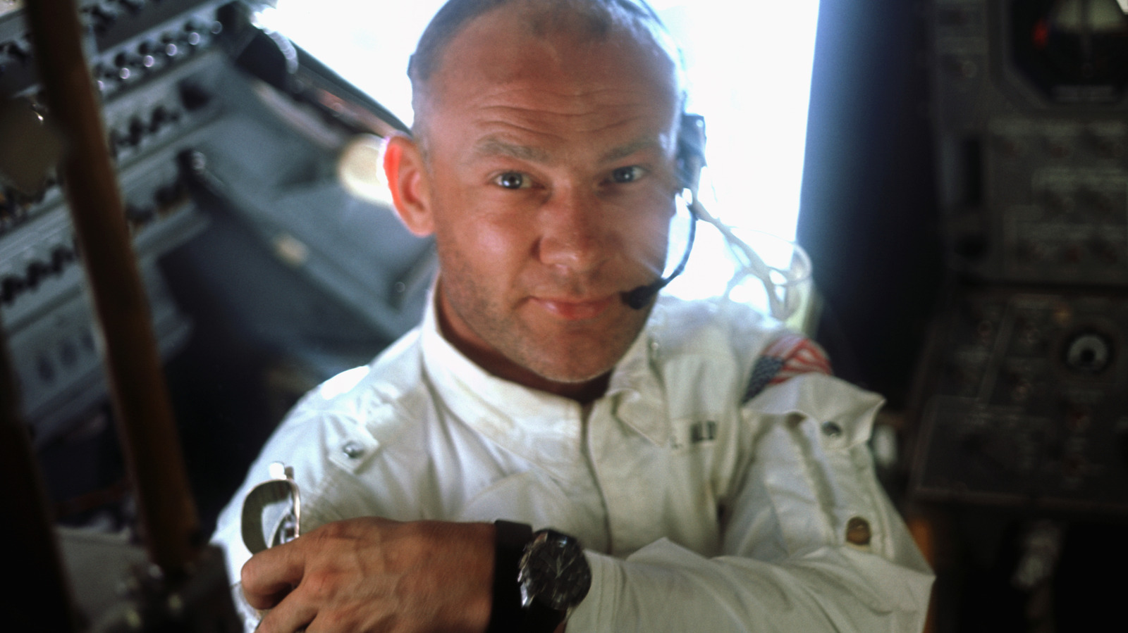 The Classy Drink Buzz Aldrin Chose Over Tang After The Moon Landing - Tasting Table