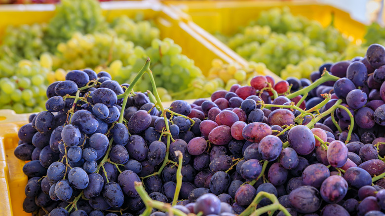 California table grape varieties at a market