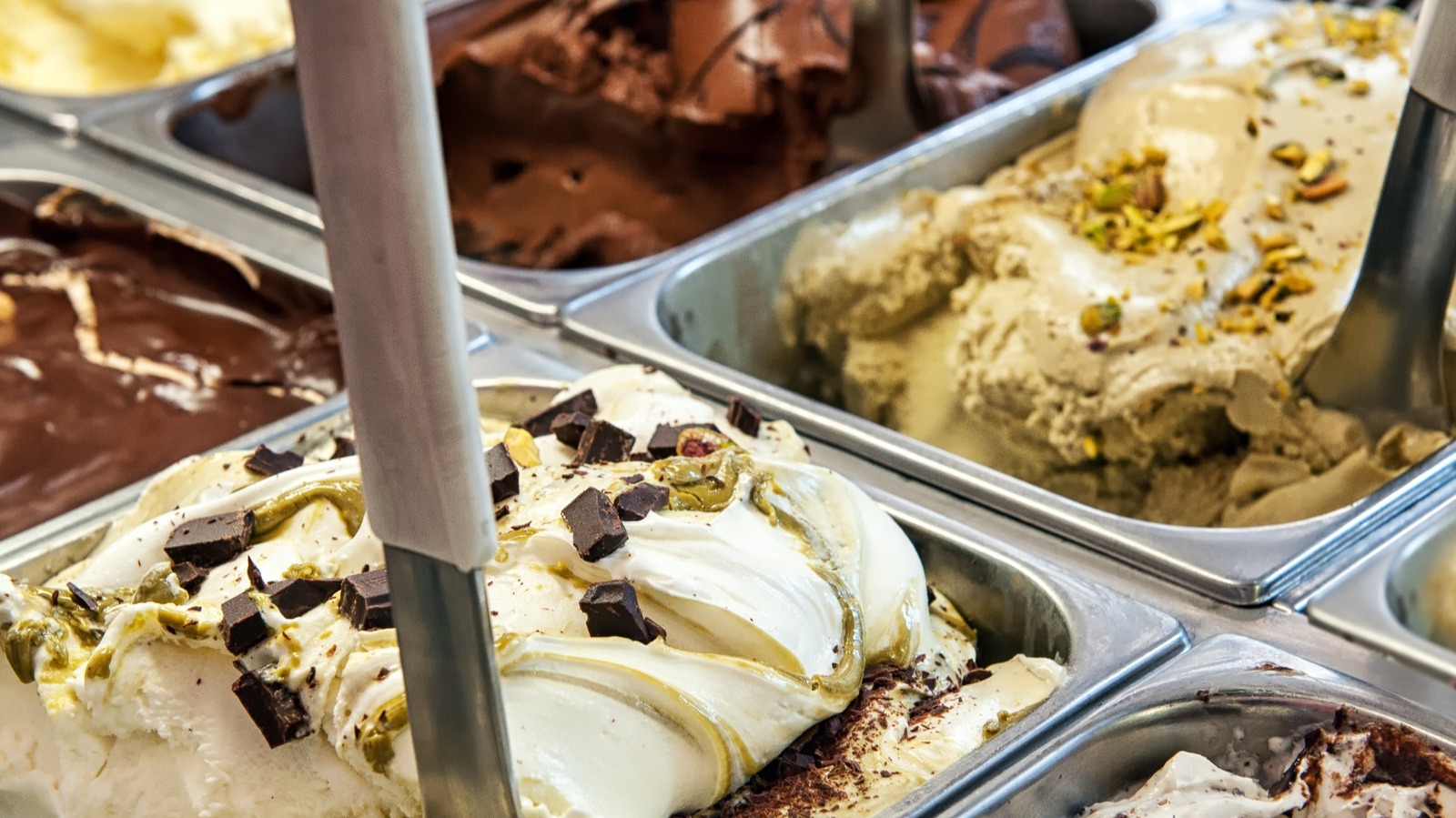 California's Best Ice Cream Shop Has Been A Family-Owned Favorite Since 1953