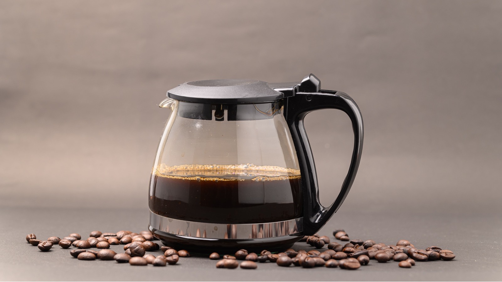 Can You Actually Clean Your Coffee Carafe With Salt Water And Ice can-you-actually-clean-your-coffee-carafe-with-salt-water-and-ice