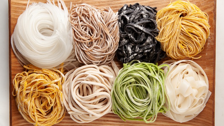 different types of noodles