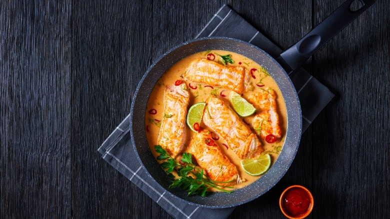 Salmon in coconut curry sauce