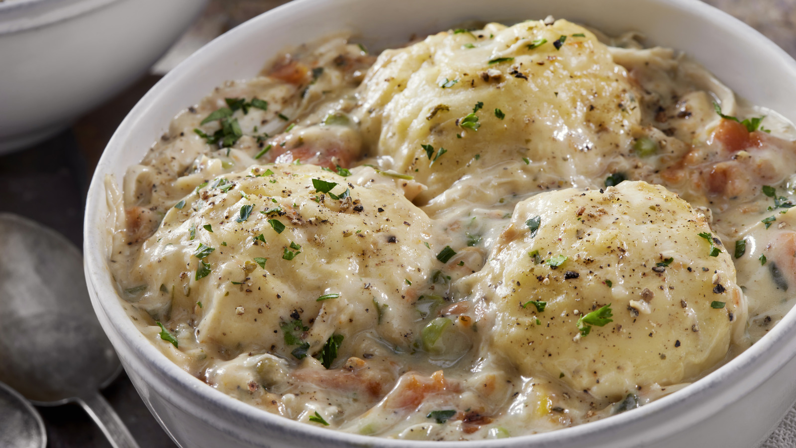 Canned Evaporated Milk Is The Key To Irresistibly Creamy Chicken And