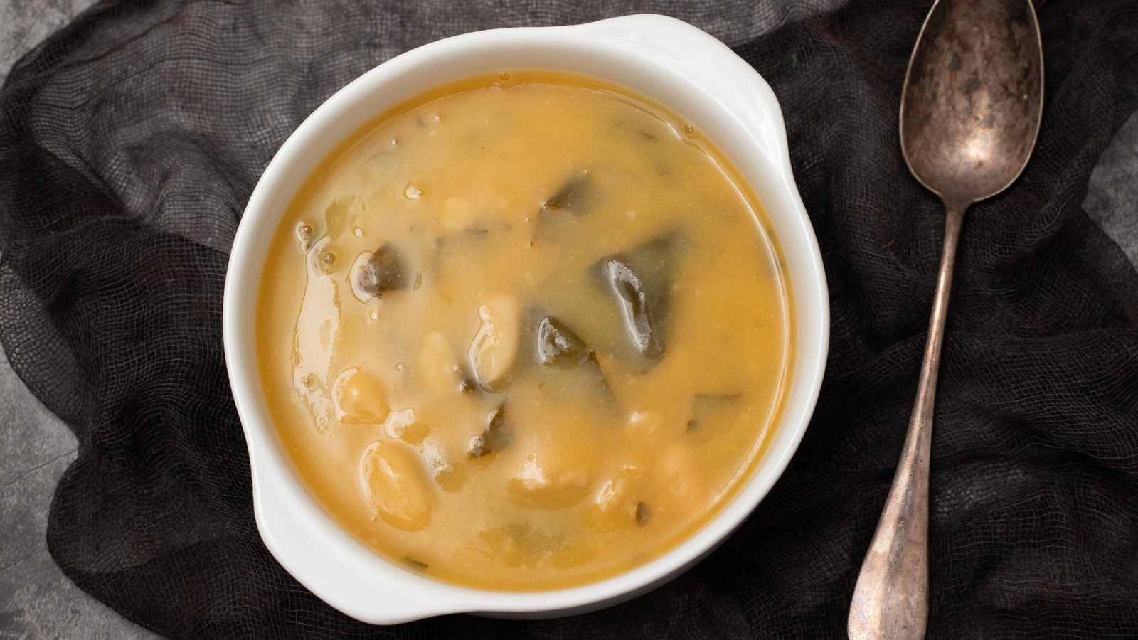 Your Canned Soup Doesn't Taste Quite Right Because Of This Common Microwaving Mistake - Tasting Table