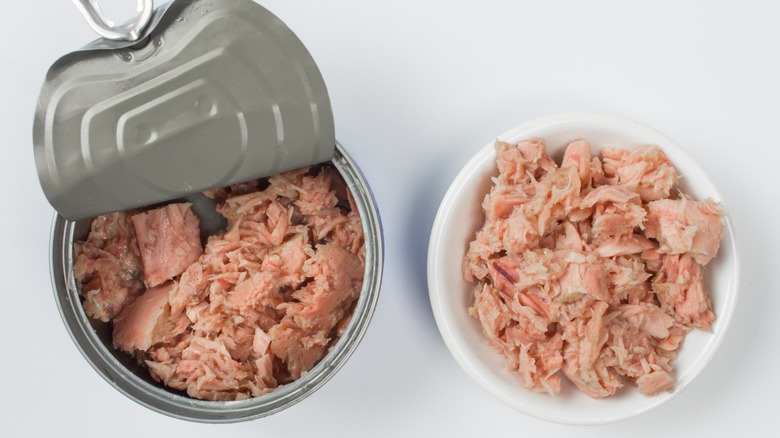 tuna in a can and a bowl