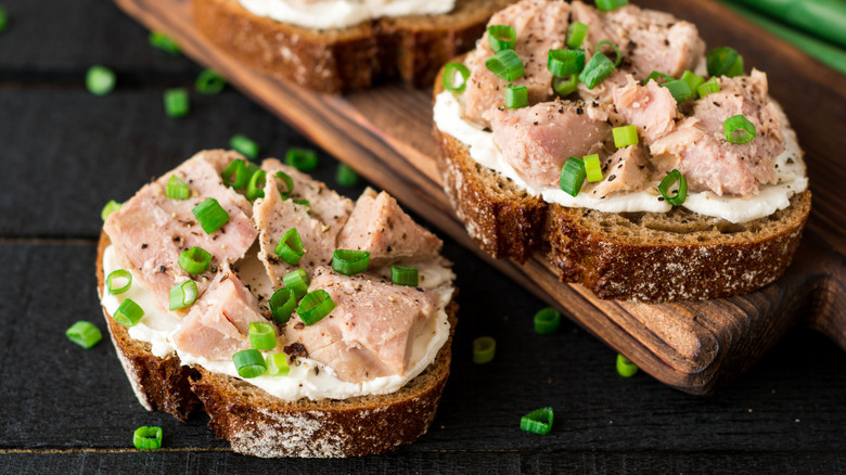 canned tuna on toast