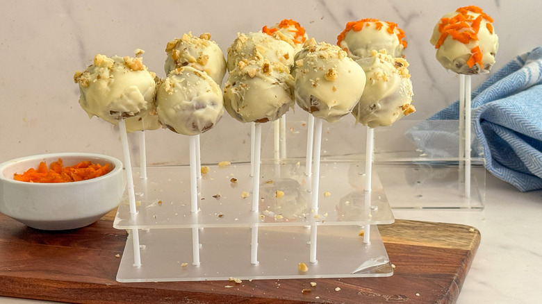 cake pops in stand