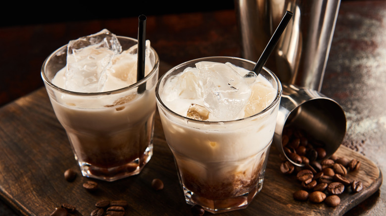 White Russian cocktails 