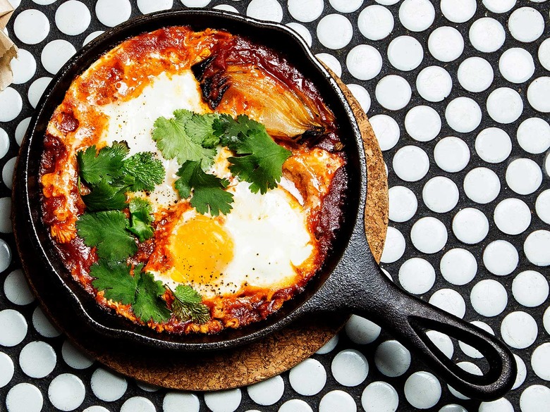 What's the Difference Between a $20 and $215 Cast-Iron Skillet?