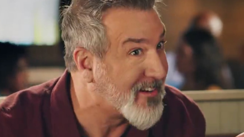 up close screenshot of Joey Fatone in Red Lobster