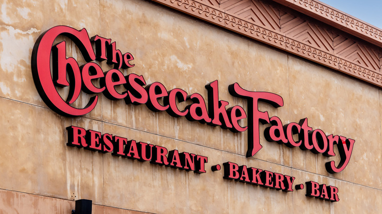 The Cheesecake Factory outdoor signage