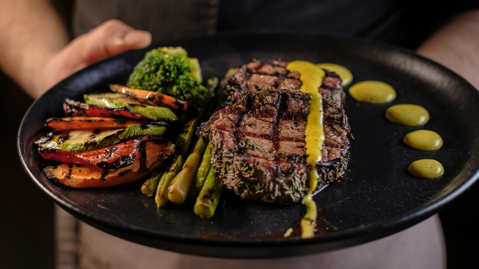 Chances Are, You're Making This Sauce Mistake When Dining At A Steakhouse - Tasting Table