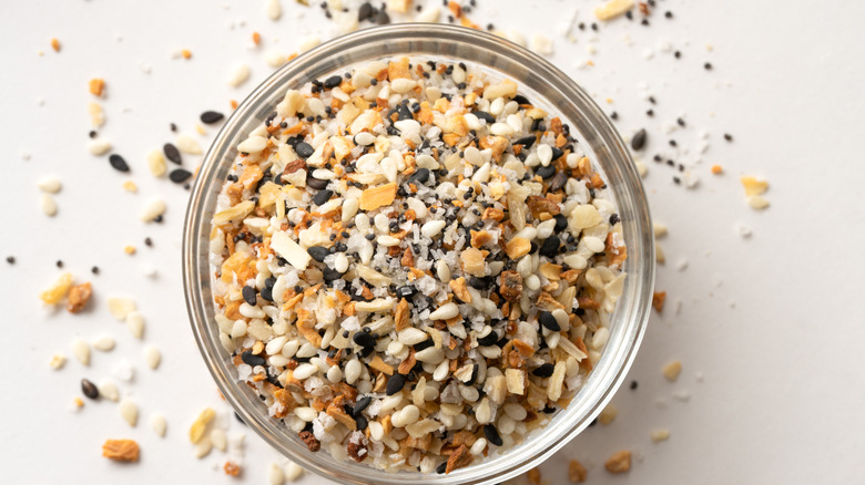 everything bagel seasoning in a container