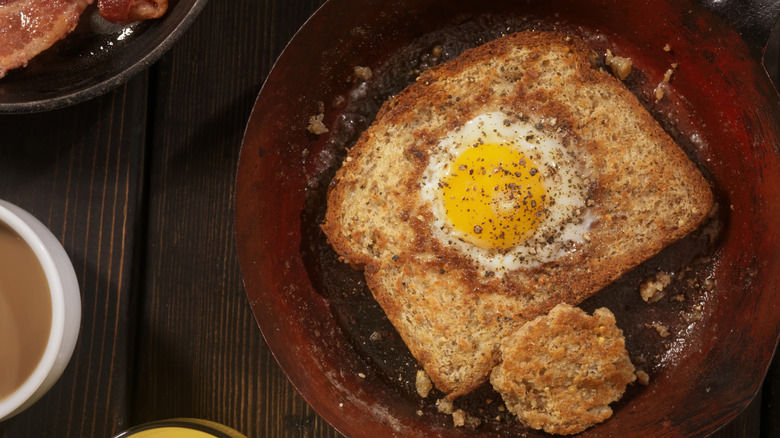 Egg toast, egg in hole