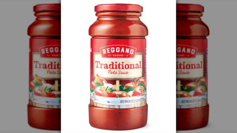 Closeup of Reggano Traditional Pasta Sauce