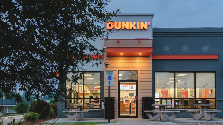 Dunkin' store exterior