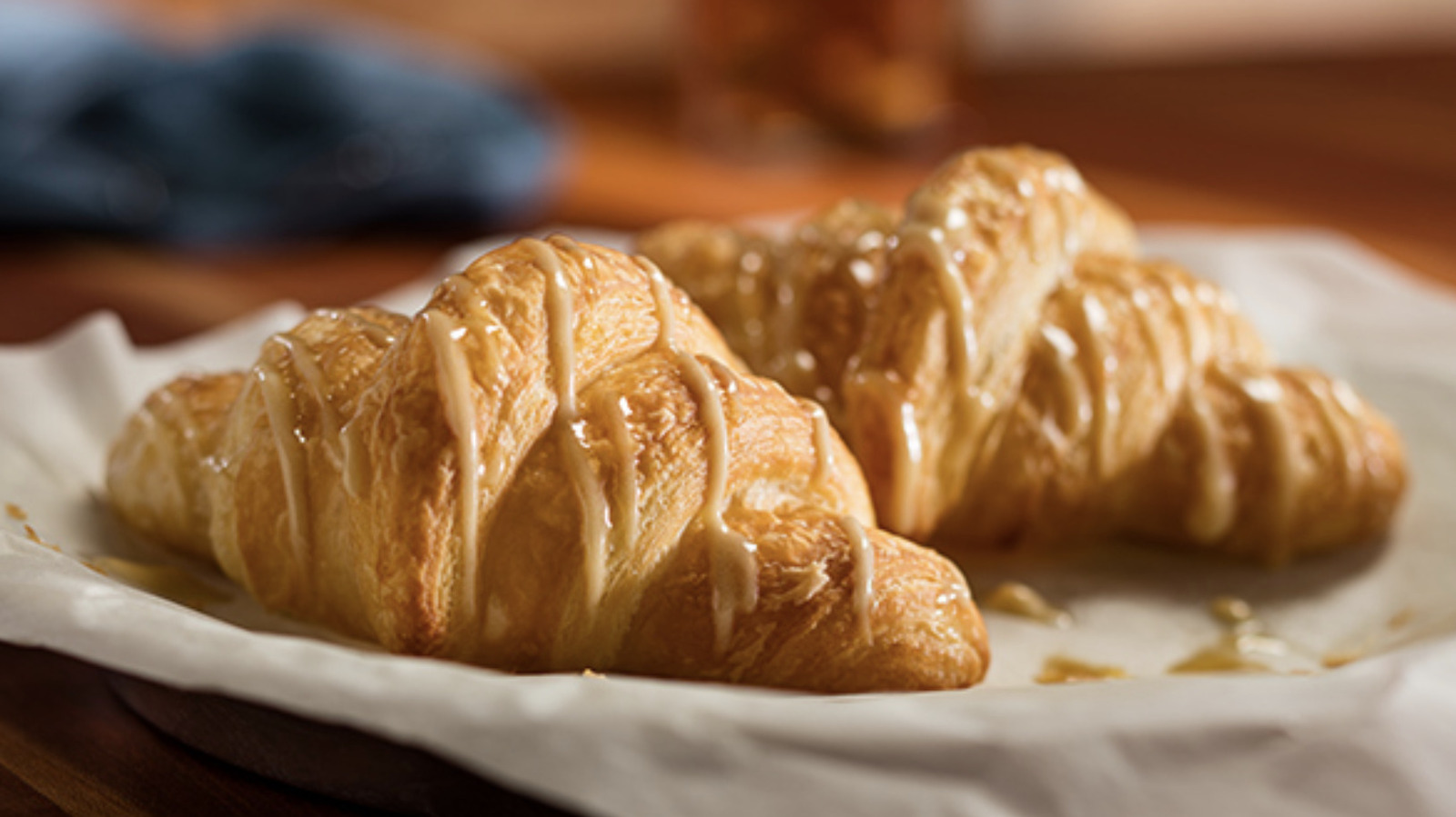 Cheddar's Honey Butter Croissants Are Easier To Recreate At Home Than You Think - Tasting Table